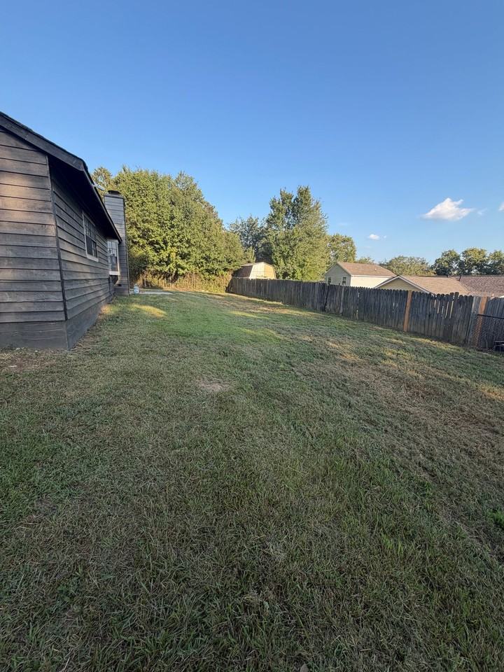 414 Crest Ct - Photo 5 of 7