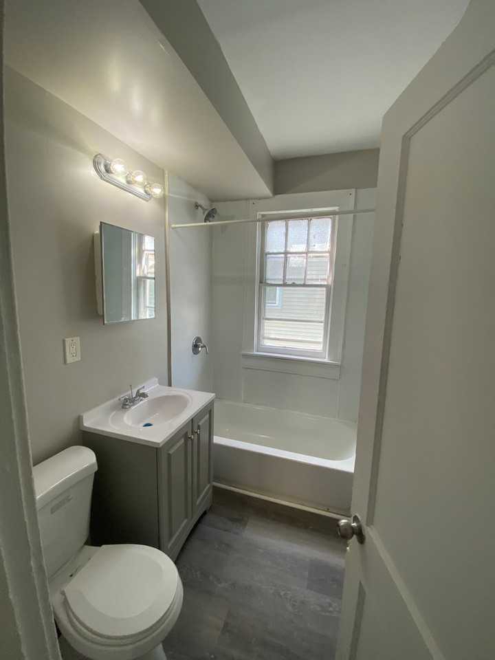 121 Irving St #3rdFL - Photo 4 of 4
