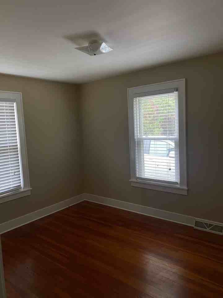 235 Herndon St - Photo 7 of 12