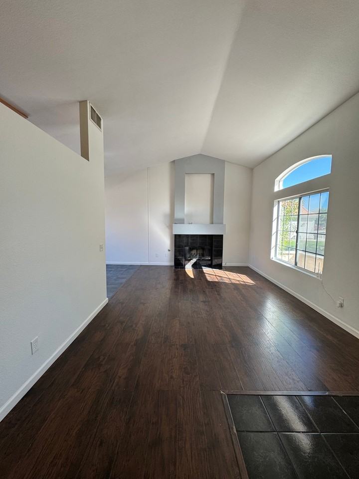 13154 Oberlin Ave - Photo 3 of 15