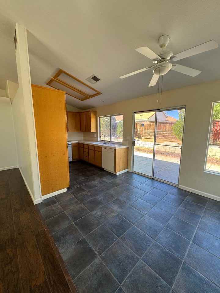 13154 Oberlin Ave - Photo 5 of 15