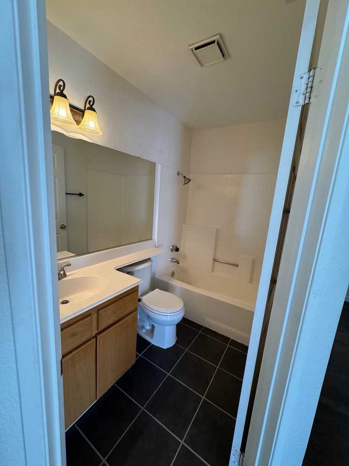13154 Oberlin Ave - Photo 7 of 15