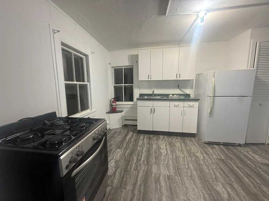 28 N Main St #8 - Photo 2 of 3