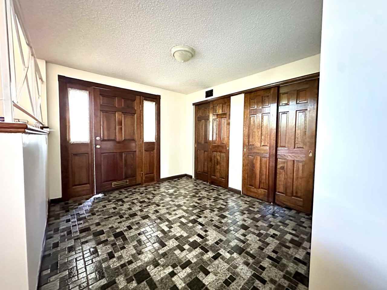 9316 Laramie Rd - Photo 4 of 23