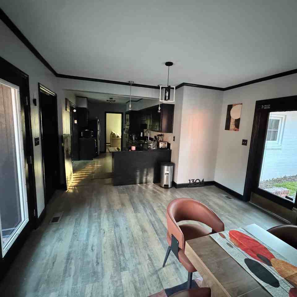 1304 S Cleveland St - Photo 4 of 10