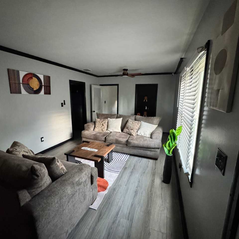 1304 S Cleveland St - Photo 5 of 10