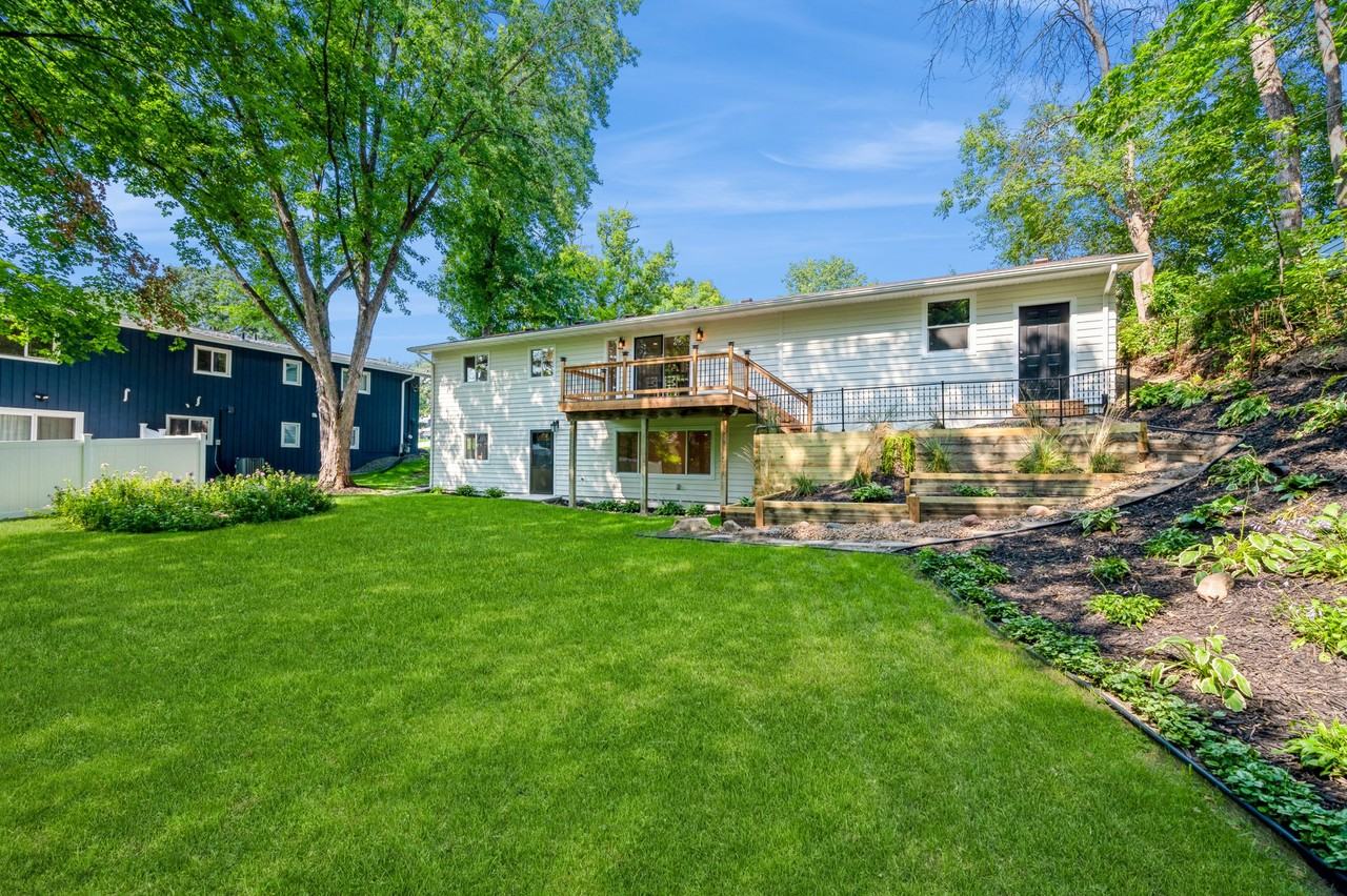 12435 25th Ave N - Photo 3 of 17