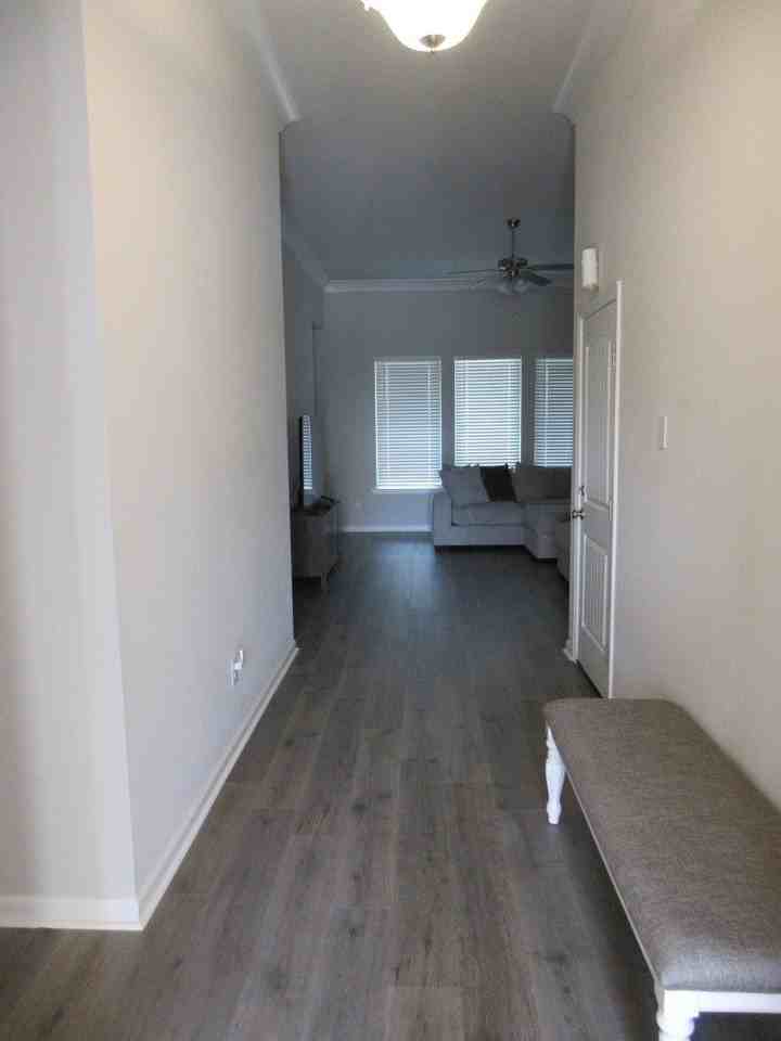 108 Hardwood Dr - Photo 2 of 16