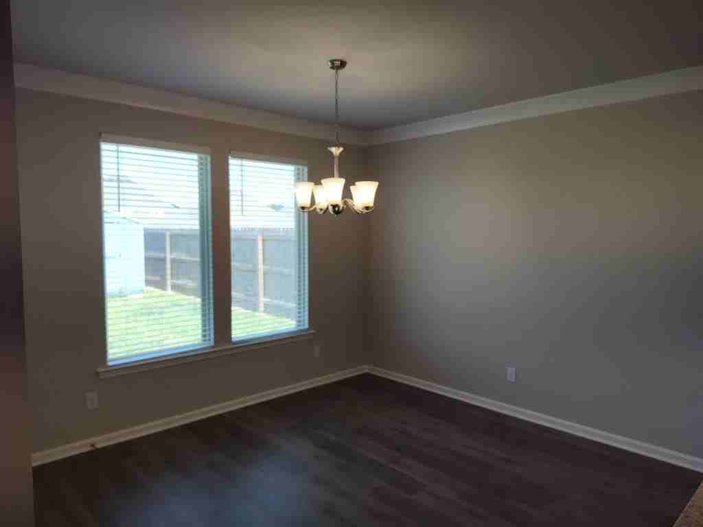 108 Hardwood Dr - Photo 4 of 16