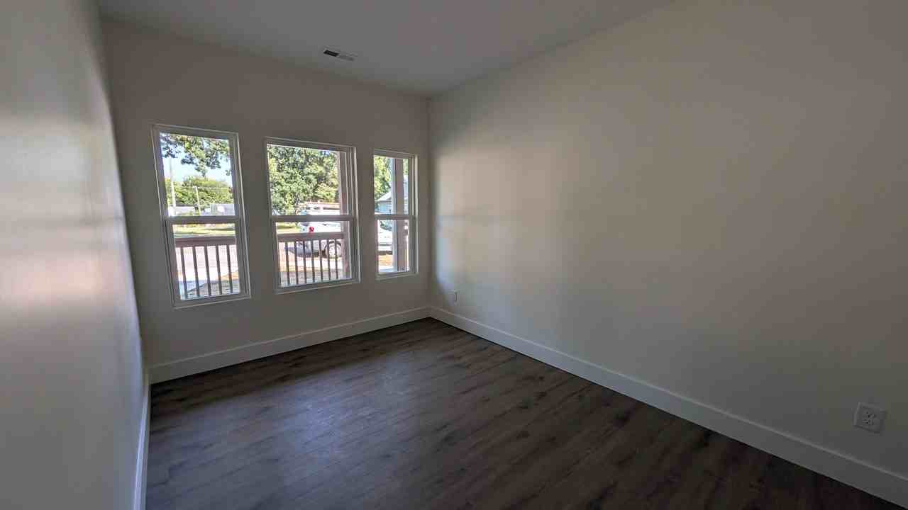 2544 Selma Ave #1 - Photo 3 of 20
