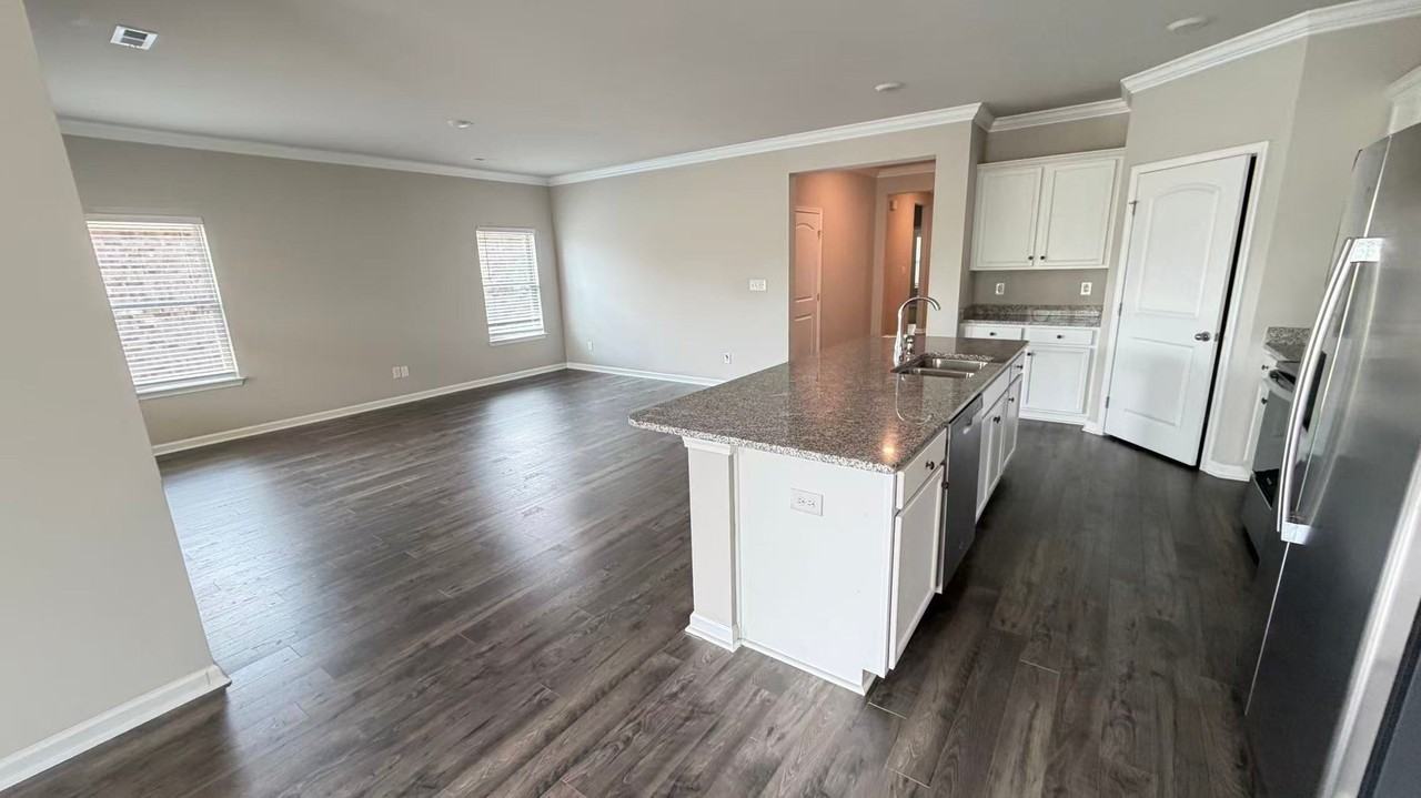 223 Ivyleaf Dr Nw - Photo 4 of 13