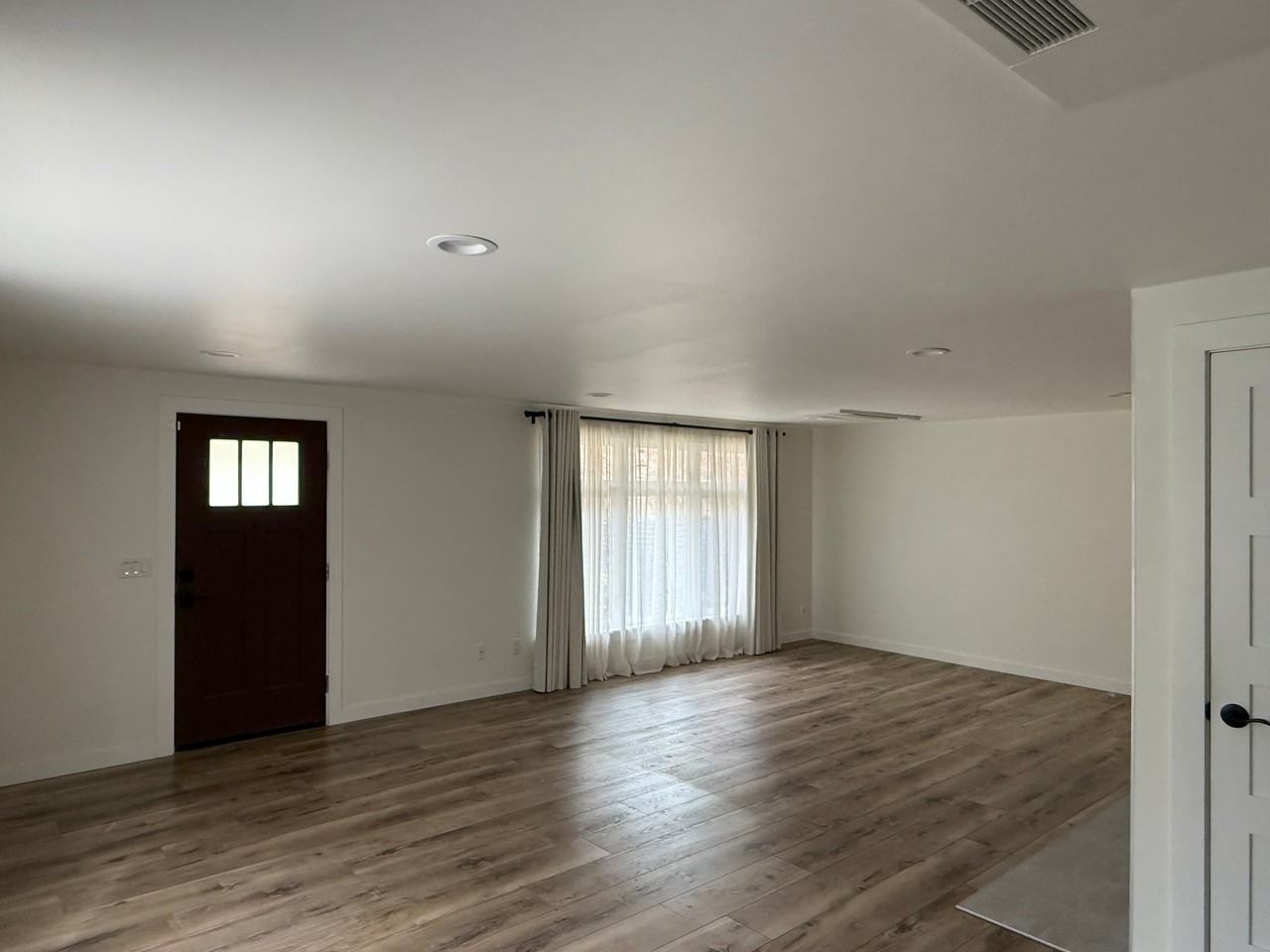 1209 Ne 135th St #1209A - Photo 2 of 9
