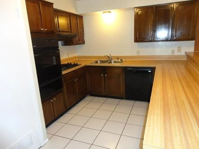 1808 Bristol Cv #2 - Photo 4 of 10