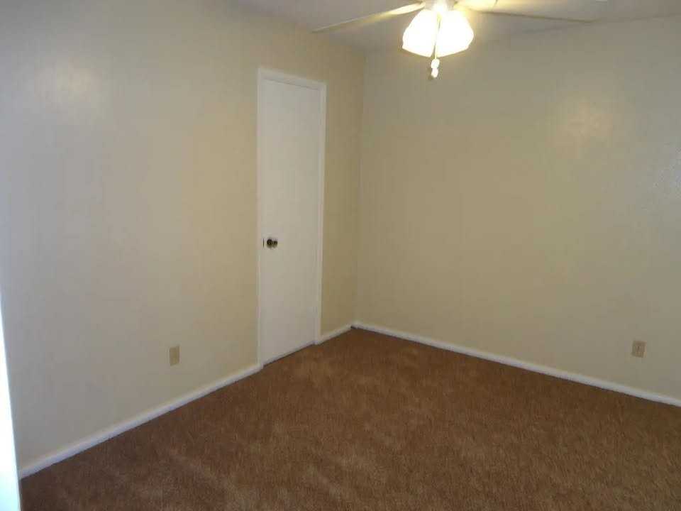 1808 Bristol Cv #2 - Photo 6 of 10