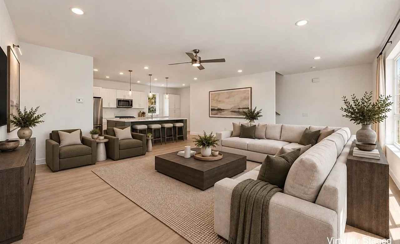 1367 W 74th St - Photo 4 of 20