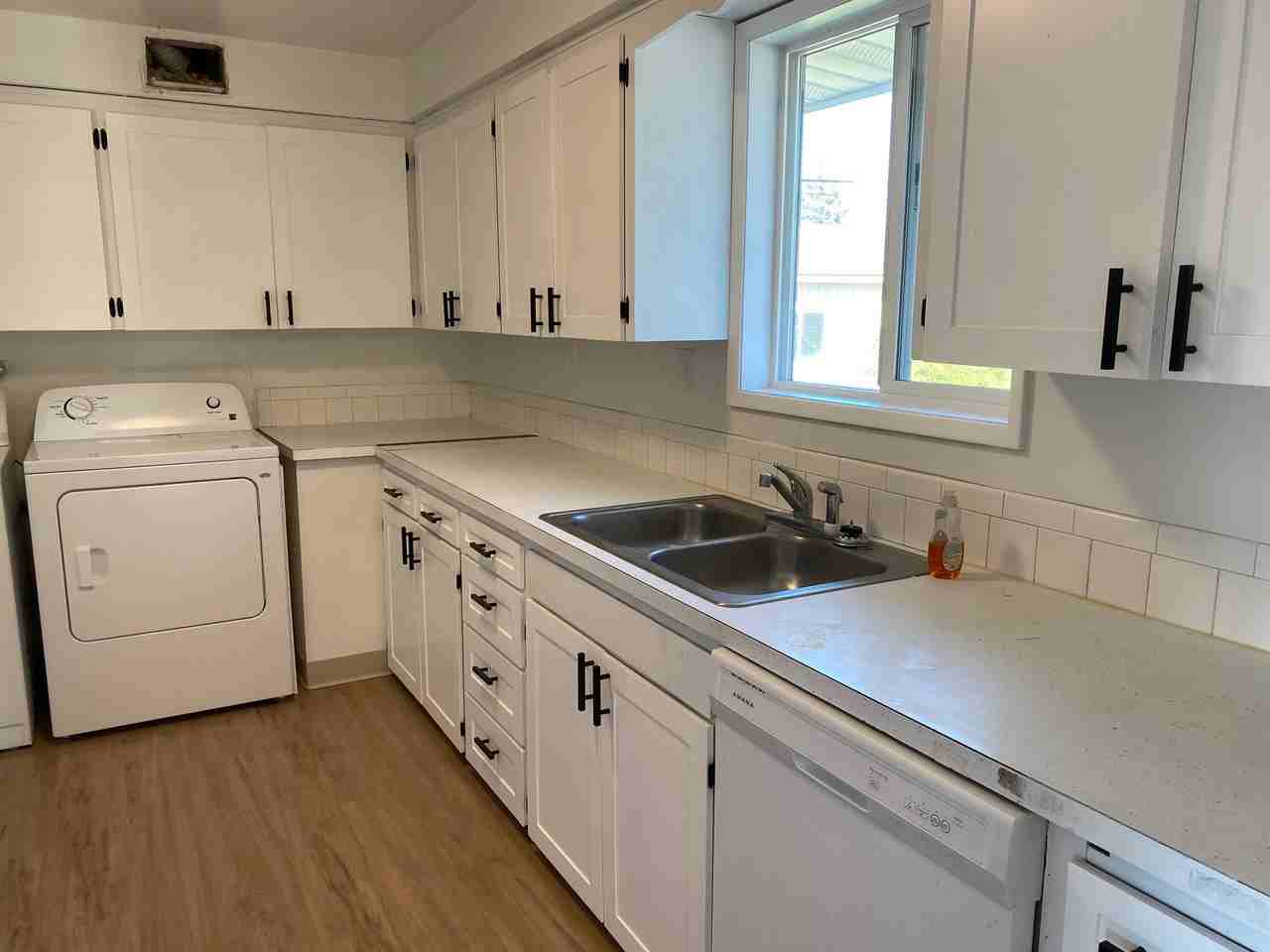 610 Chestnut St - Photo 4 of 8