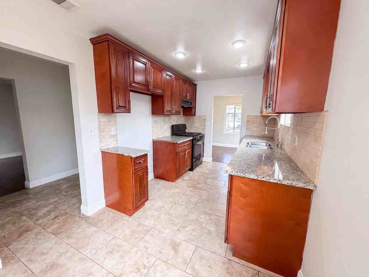 16510 Rosemary Dr #1UNIT - Photo 3 of 11