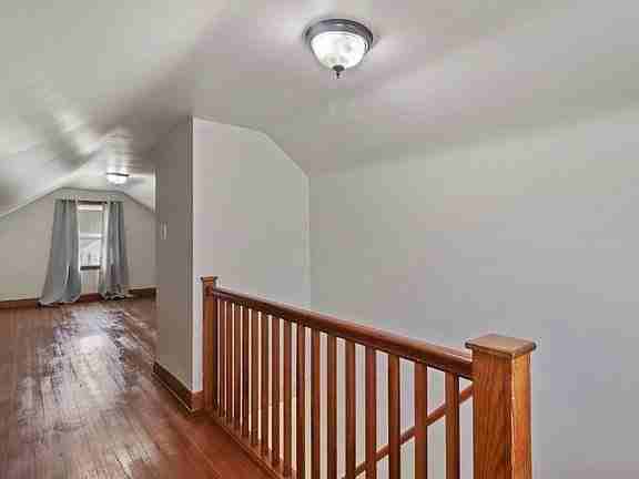 526 Newfield Rd - Photo 7 of 22