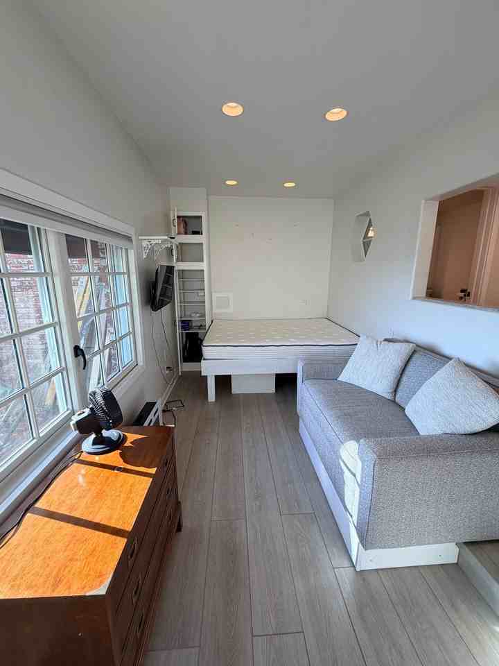 30 N Stonington Rd #30-1-2 - Photo 3 of 17