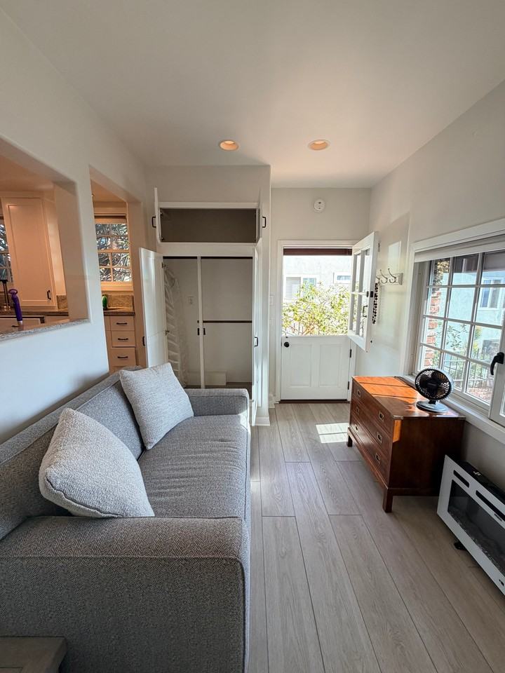30 N Stonington Rd #30-1-2 - Photo 5 of 17