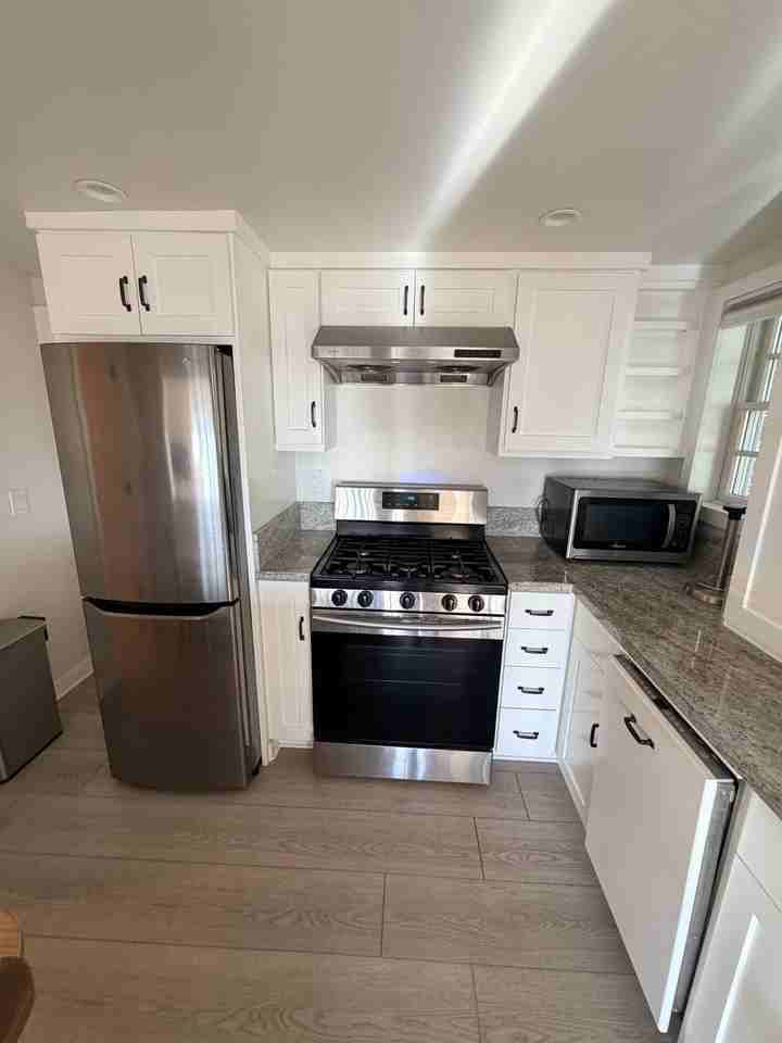 30 N Stonington Rd #30-1-2 - Photo 7 of 17