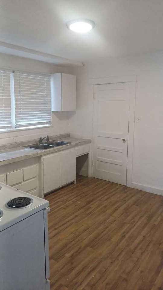 1317 N La Crosse Ave - Photo 4 of 14