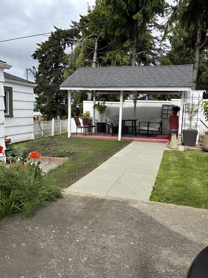 11177 3rd St - Photo 2 of 20