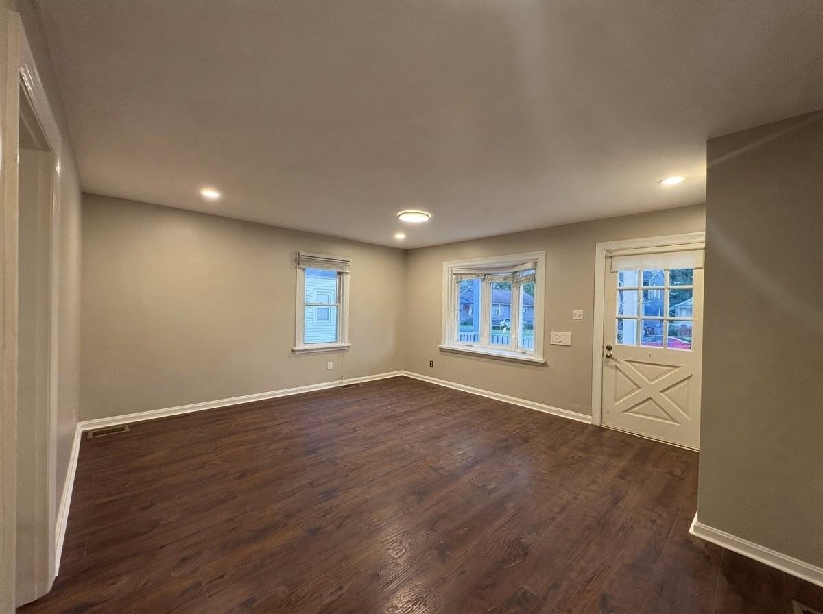 4828 Laurel Ave - Photo 2 of 14
