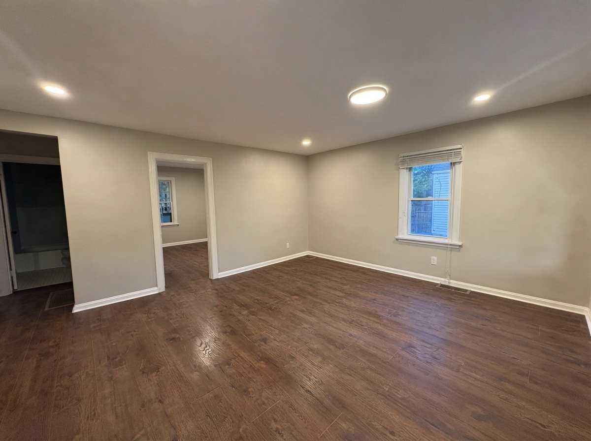 4828 Laurel Ave - Photo 3 of 14