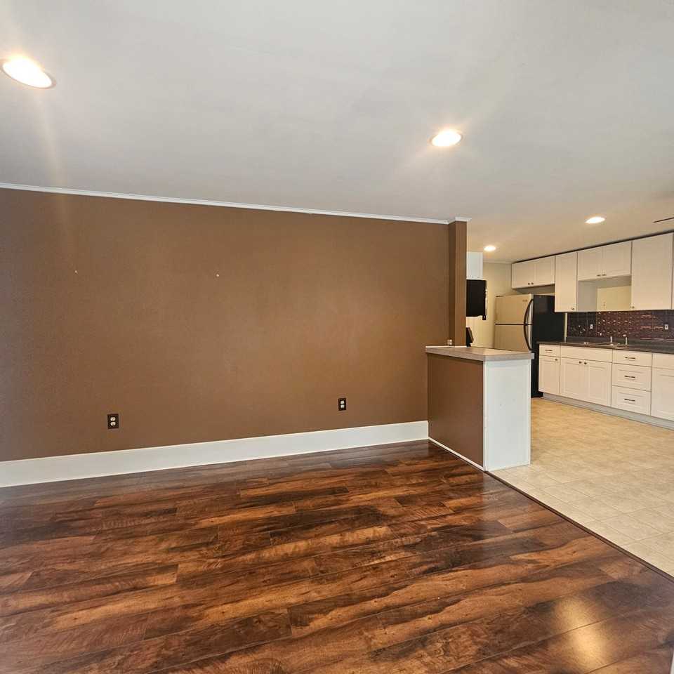 114 W Main St - Photo 2 of 13