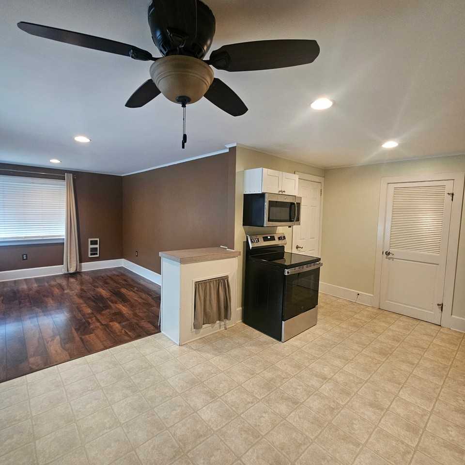 114 W Main St - Photo 5 of 13