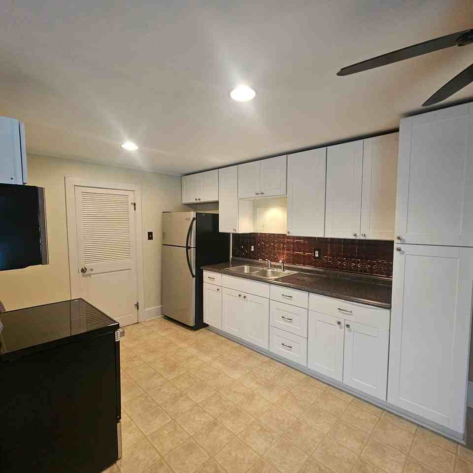 114 W Main St - Photo 6 of 13