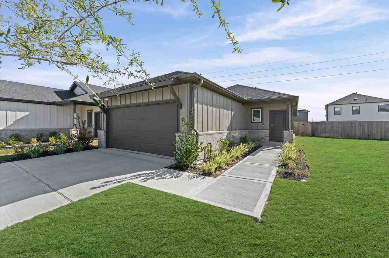 8006 Magnolia Praire Ln - Photo 2 of 19