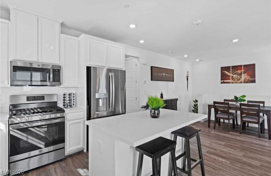 7374 N Decatur Blvd - Photo 3 of 5