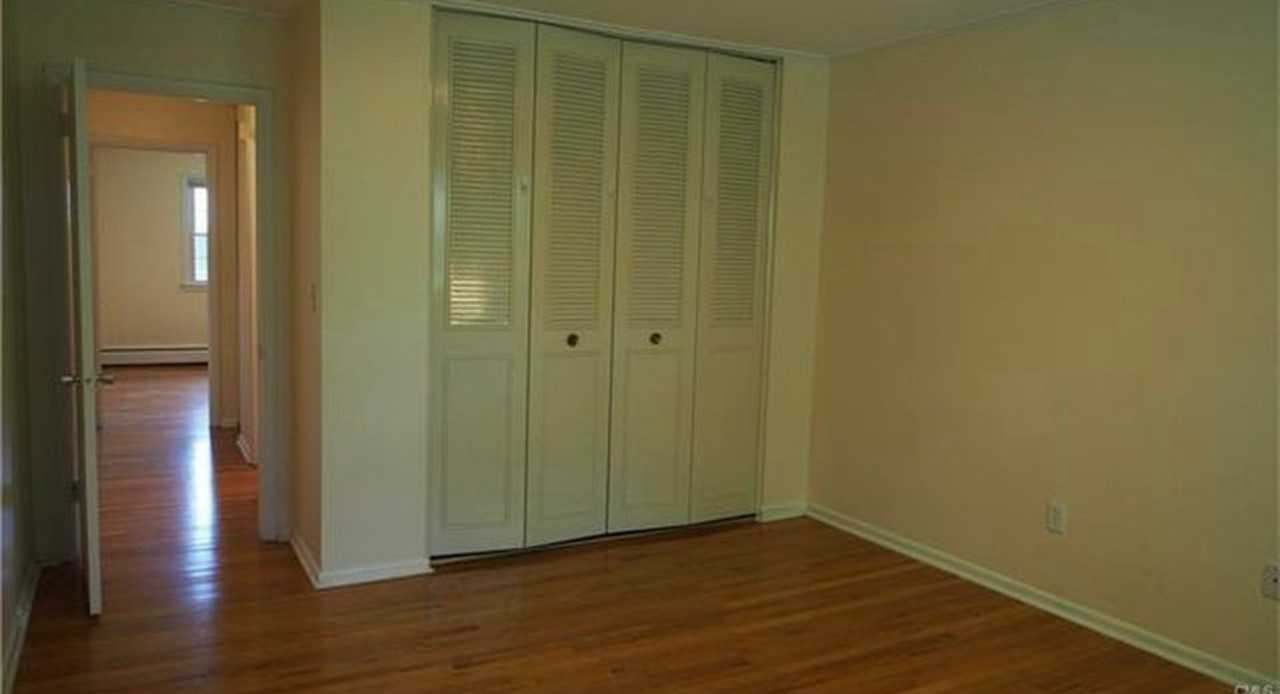 123 Katona Dr #4B4 - Photo 4 of 10