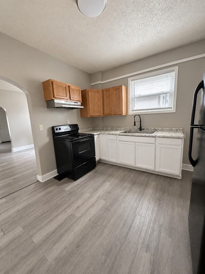 63 Drake Ave #2 - Photo 7 of 19