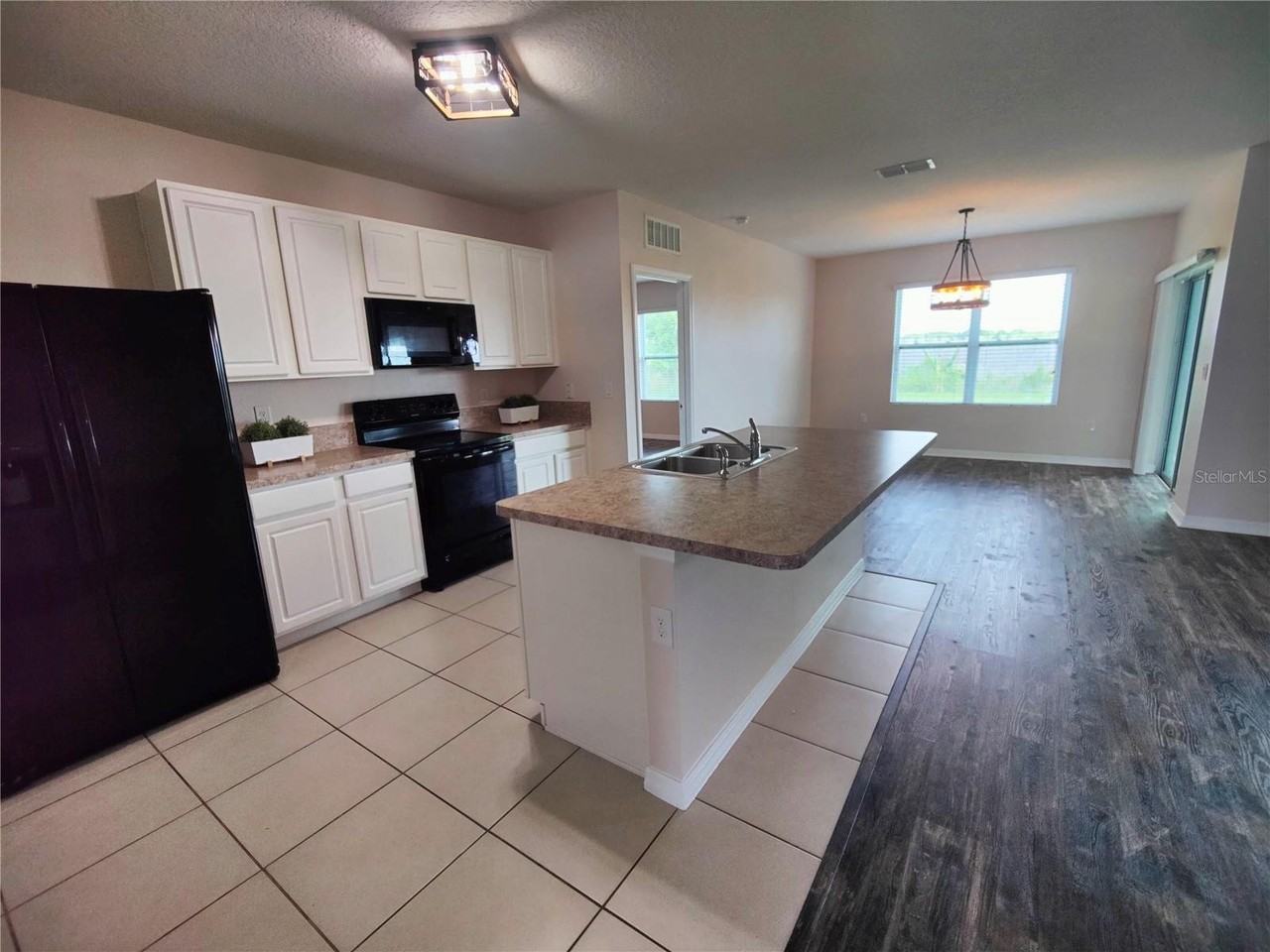 1901 Partin Terrace Rd - Photo 2 of 15