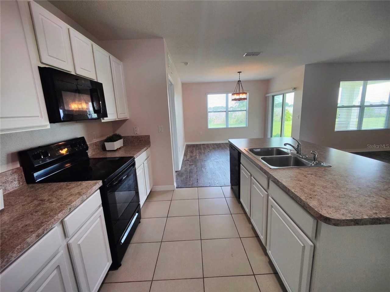 1901 Partin Terrace Rd - Photo 3 of 15