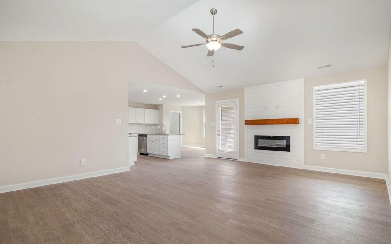 210 Maxwell Farm Ln - Photo 2 of 16