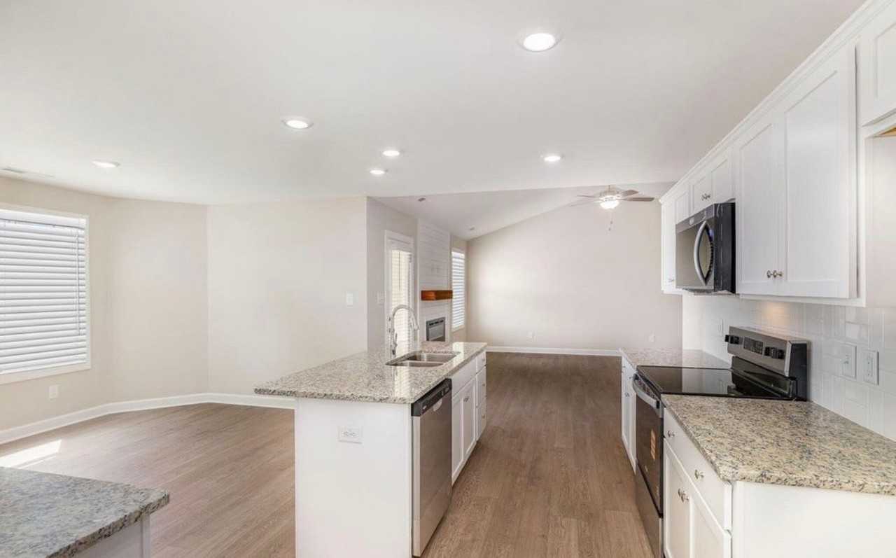 210 Maxwell Farm Ln - Photo 4 of 16