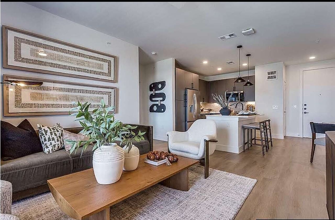 2100 E. Shbusiness #1049 - Photo 2 of 17