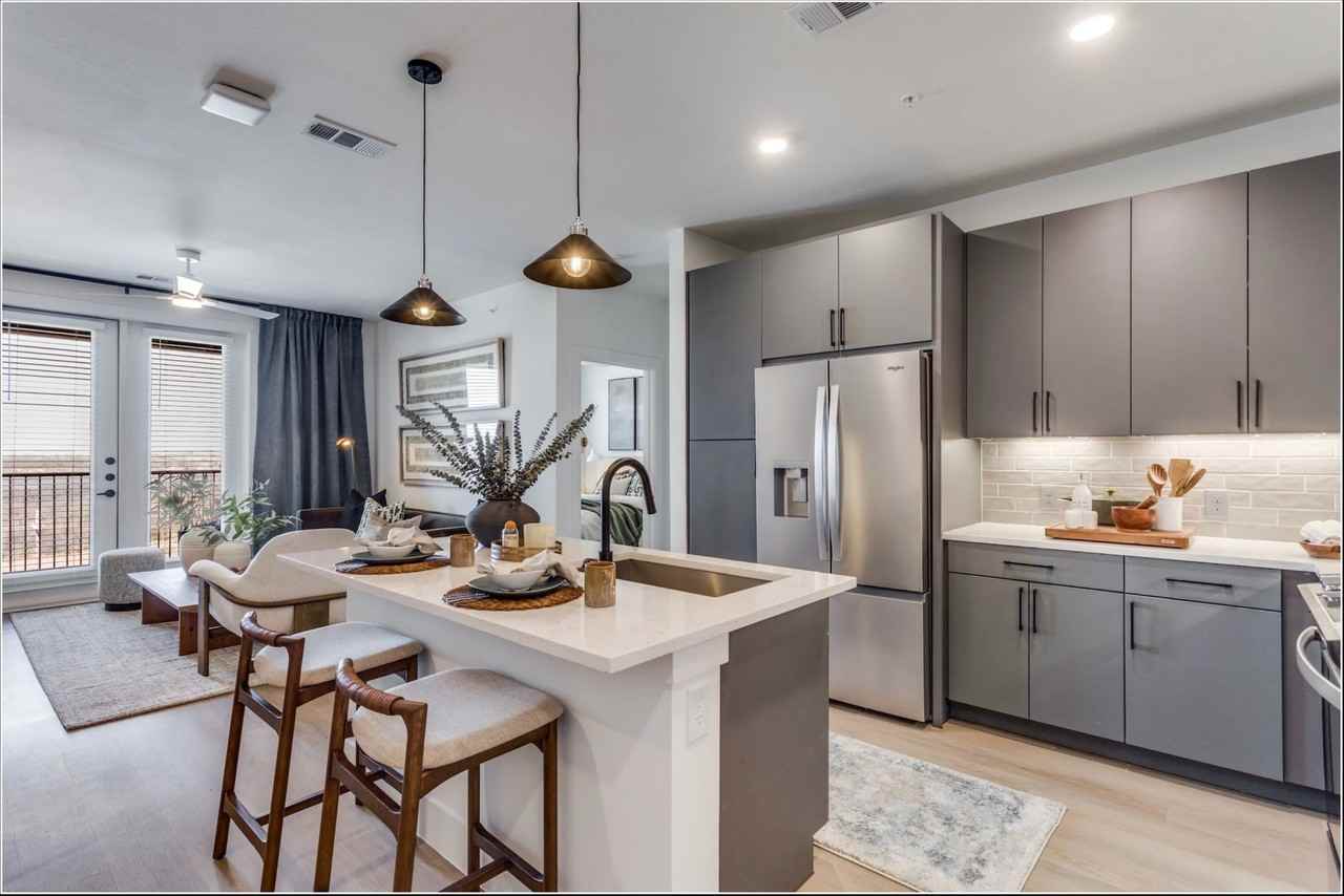 2100 E. Shbusiness #1049 - Photo 4 of 17