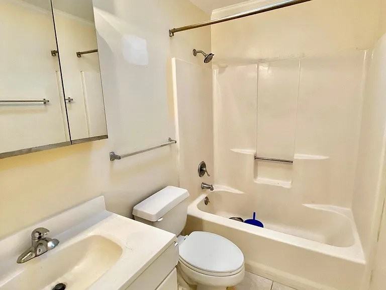 16 Chesnut Ave - Photo 7 of 8