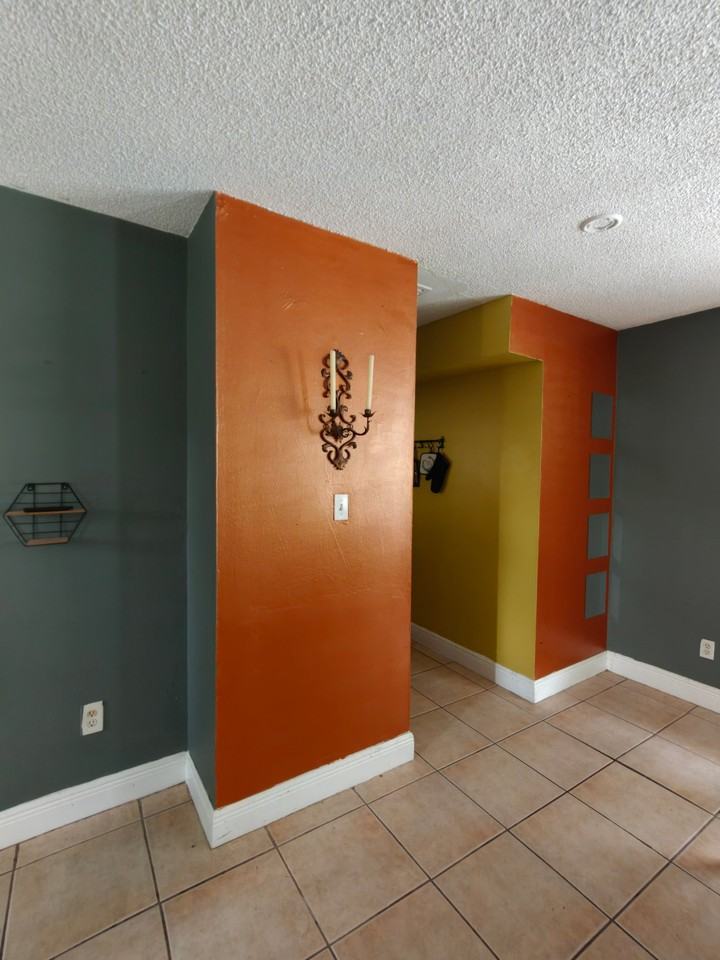 4444 Weldon Pl - Photo 5 of 10