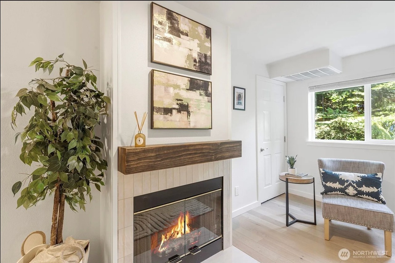 18523 68th Ave Ne #102 - Photo 2 of 13