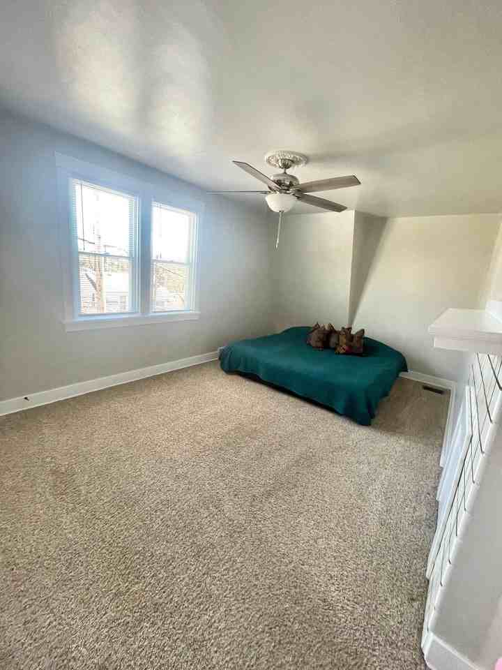 2424 Vodeli St - Photo 3 of 20