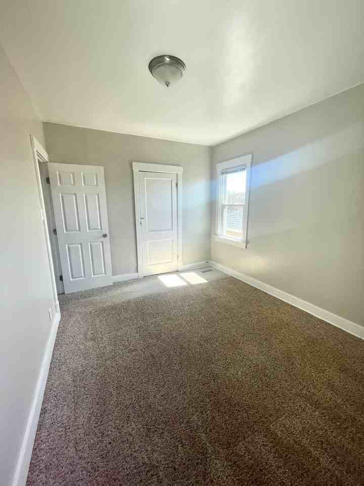 2424 Vodeli St - Photo 4 of 20