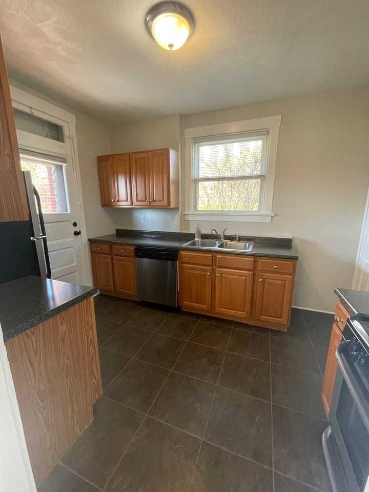 2424 Vodeli St - Photo 6 of 20