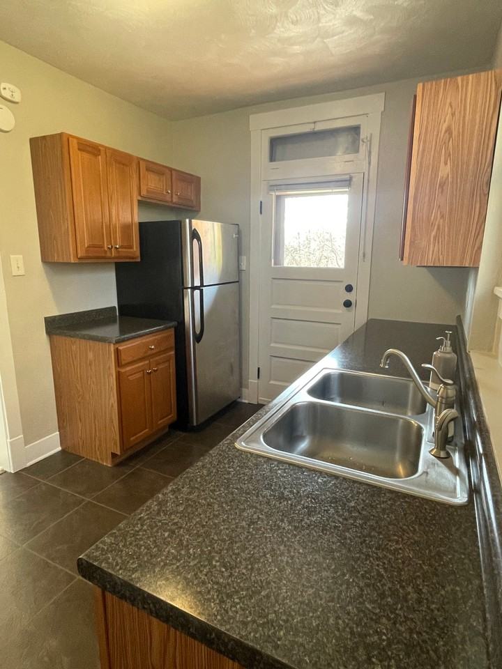 2424 Vodeli St - Photo 7 of 20