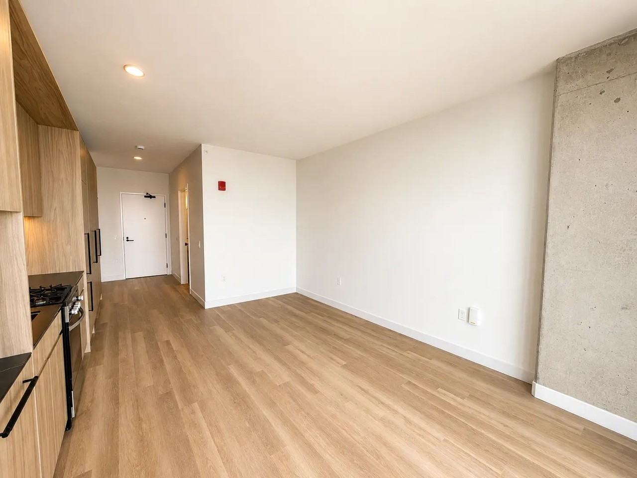 225 N Ada St - Photo 4 of 9